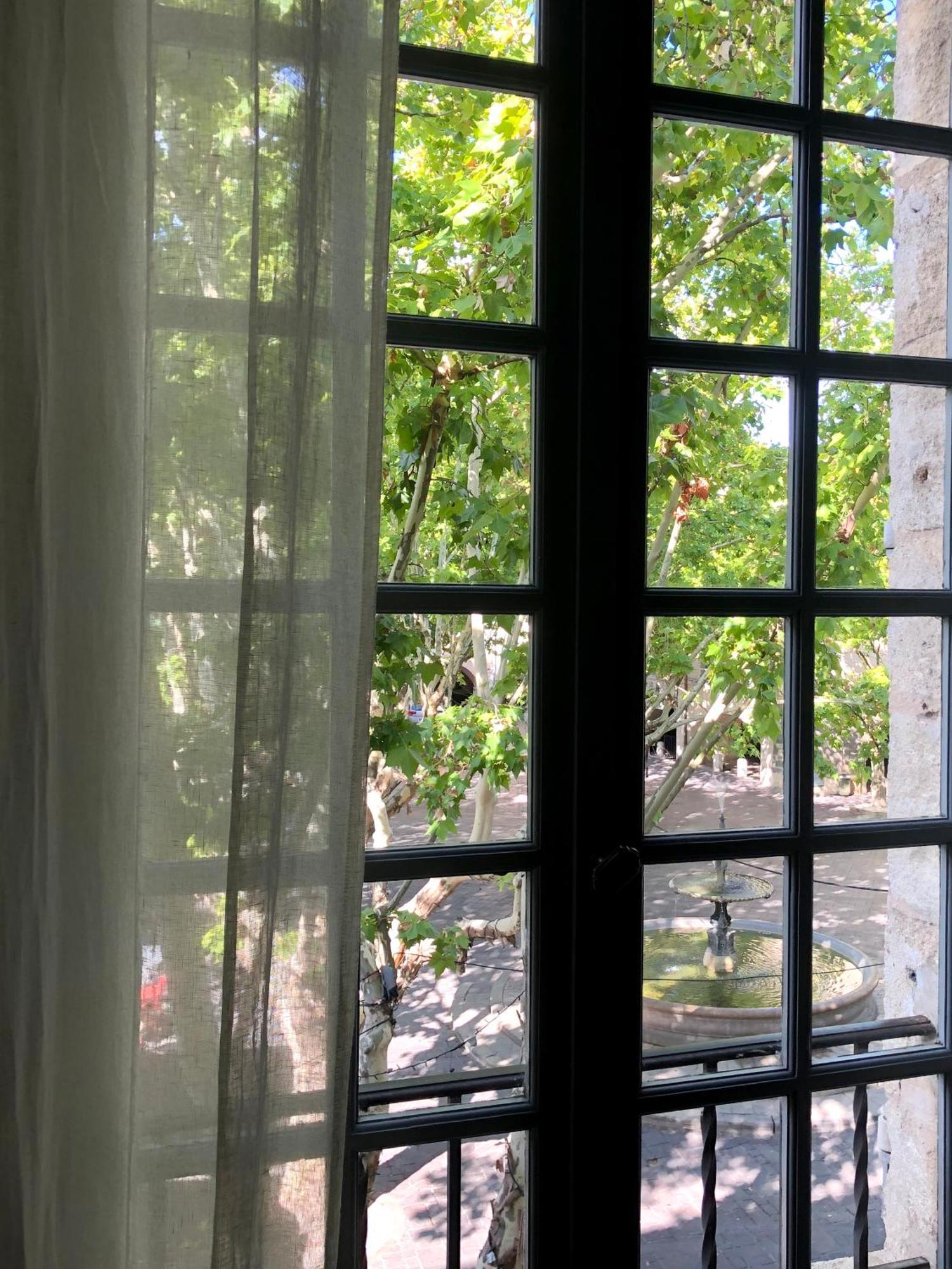 La Boheme Place Aux Herbes Юзес Екстер'єр фото